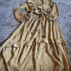 Ming Wang Long Sleeve Paisley Dress in Tan and Gold